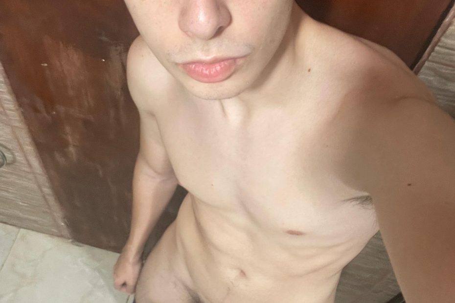 Boner boy taking a selfie
